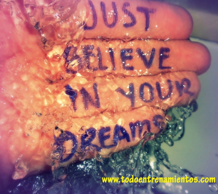 Just_Believe_in_Your_Dreams_by_Smileosaurus copia